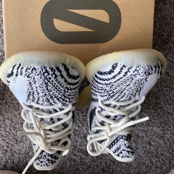 Yeezy Boost 350 V2 ‘Zebra’ 2018 Men’s 8.5 - Picture 11 of 14